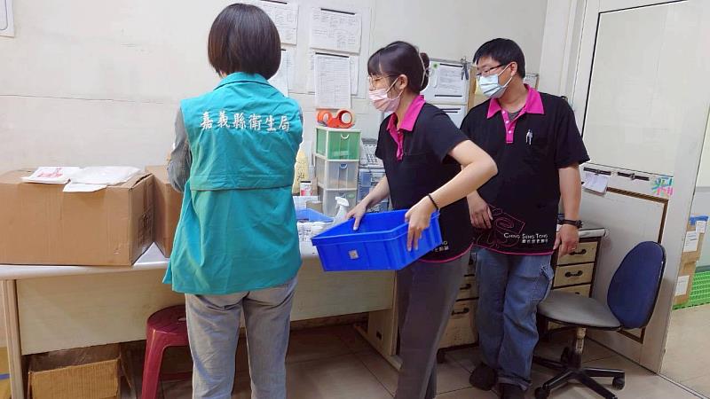 嘉義縣衛生局嚴堵蘇丹紅化粧品流入市面 下架1.3萬件產品