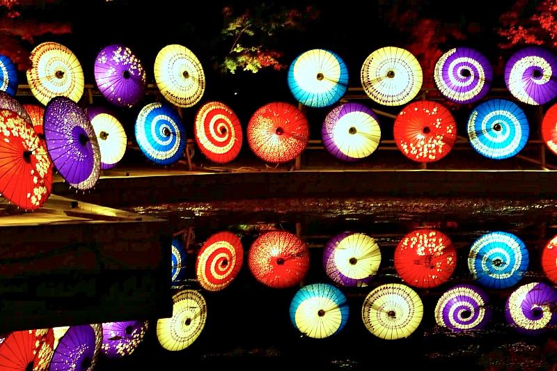 今年還有以藍色為主調、展現冬日閃耀的「和傘燈光秀」等多處精彩看點。