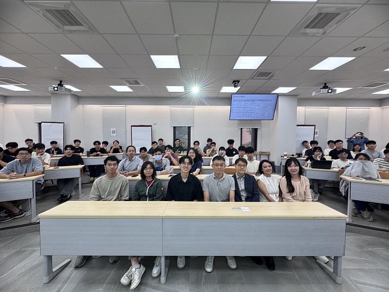 科林研發攜手成功大學智慧半導體及永續製造學院開設「半導體製程技術原理與應用」課程，正式將產業專業知識導入台灣高等教育體系。