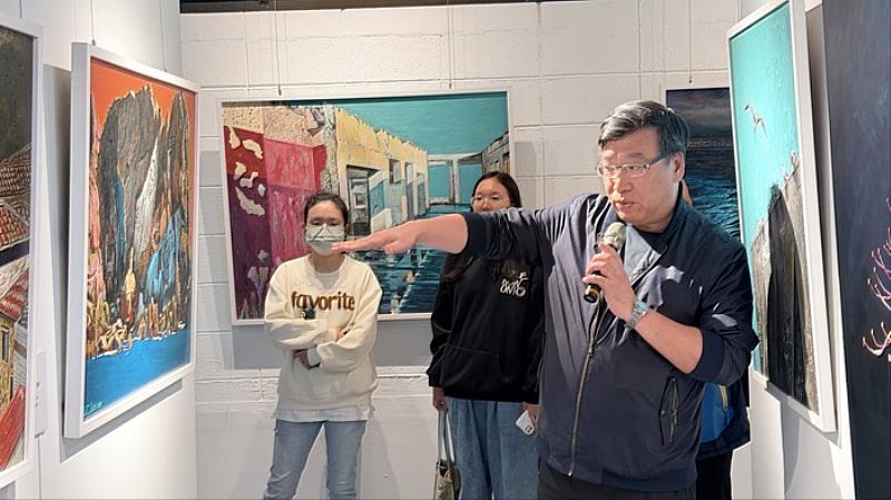 藝術家曹松清分享創作作品。