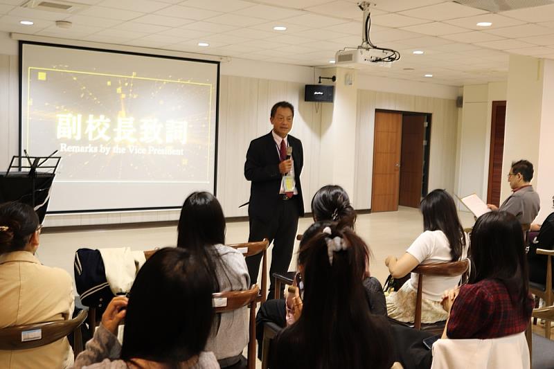 巫副校長於活動中致詞，勉勵國際學生珍惜每段學習旅程，並祝福大家度過溫暖的感恩節。