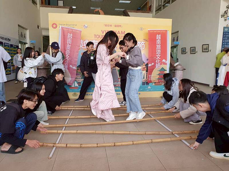 景文科大旅遊系「越南旅遊節」 傳統工藝x流行神曲文化交流
