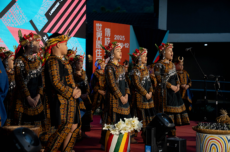 北葉國小歌謠隊（排灣族）以純淨童聲傳唱部落文化。