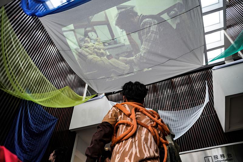 南大《傳藝轉生術》結合展覽、導覽、劇場與工藝，打造多重感官交織的博物館藝術體驗。