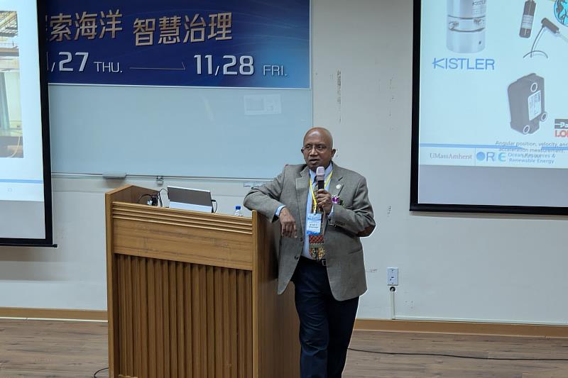 美國麻州大學阿默斯特分校Prof. Krish T. Sharman分享波浪能轉換器之技術經濟模擬與設計。