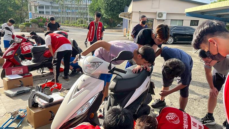 城市科大機械工程系與蘇澳海事攜手公益修護服務。