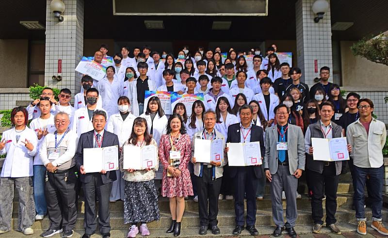 中臺科大醫放系第6屆「小侖琴盃技藝競賽」大合照。