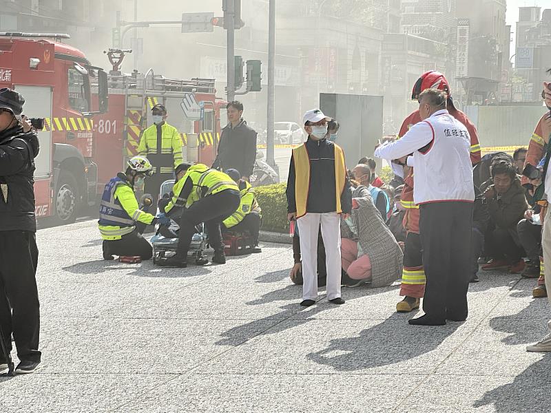 執行高樓火災搶救演練。