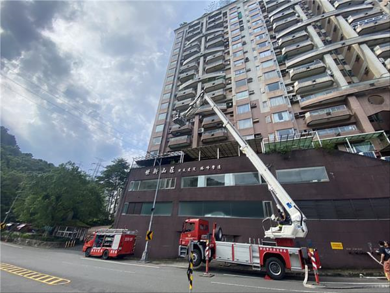 執行高樓火災搶救演練。