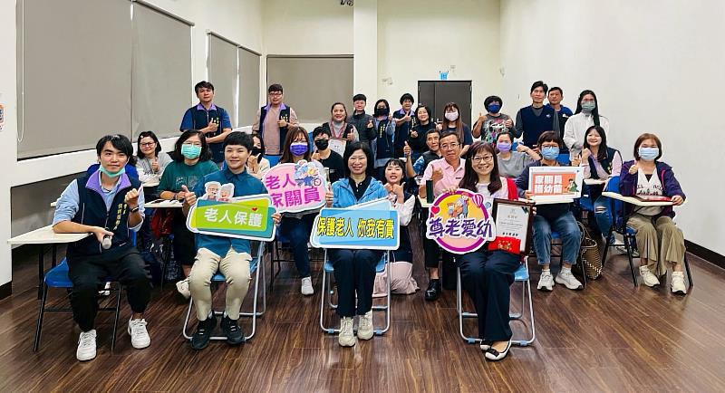 臺東表揚10名績優老人家關員 縣府打造更安全的高齡生活環境