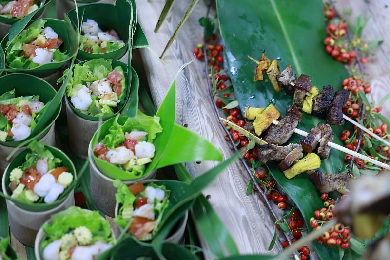 深耕完整永續觀光產業鏈 縣府攜手30家在地業者推動臺東永續慢旅