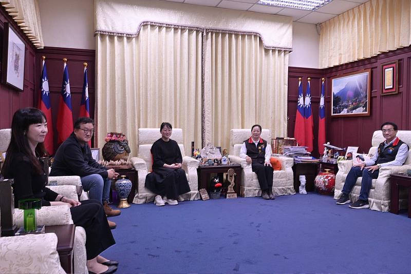 Inviting travelers to start their journey in Incheon and meet each other in Hualien.