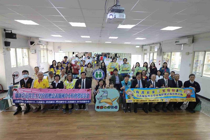 牙科診療椅送進偏鄉小學，看牙不再長途跋涉。