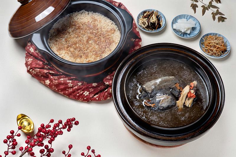 「溫暖祝福」整隻黑羽烏骨雞搭配清甜雞湯，暖心上桌！