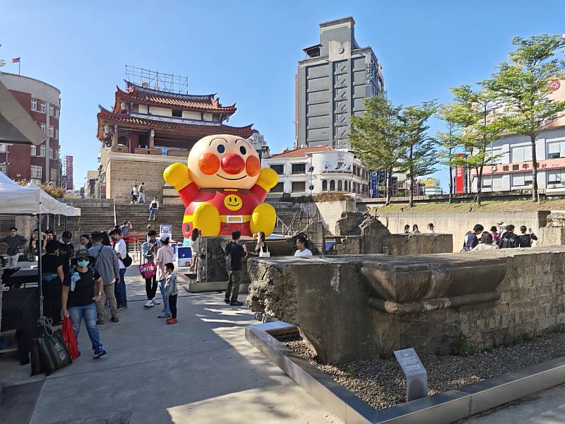 6米高的麵包超人遊具全台首次亮相，便成為網路熱門話題。