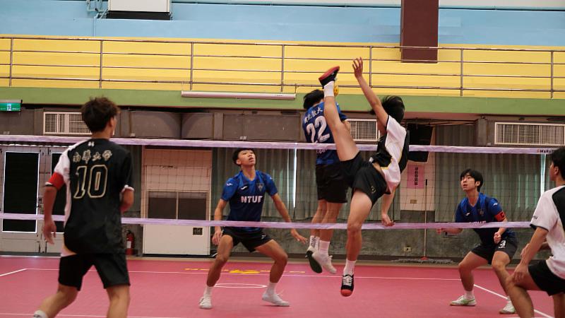 南華大學男子藤球隊成軍首戰大專盃，勇奪1金2銀創佳績。