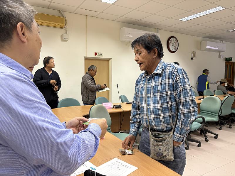 林農與花蓮分署長現場交流。