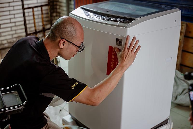 所有大型家電依公所名冊分批宅配，剩餘依物流排程陸續配送。