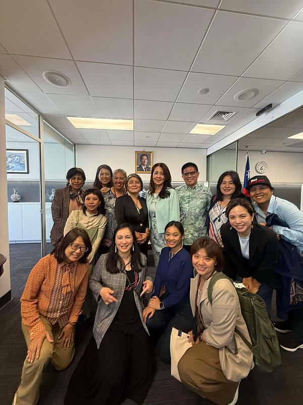 團隊於威靈頓拜會台北經濟文化駐紐西蘭代表處歐江安大使。