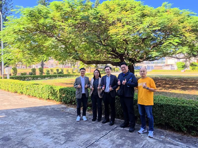 大仁科技大學拜訪金門高中，兩校締結合作意向。