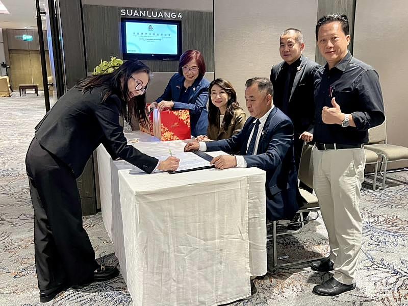 報到處及辛勞的工作人員