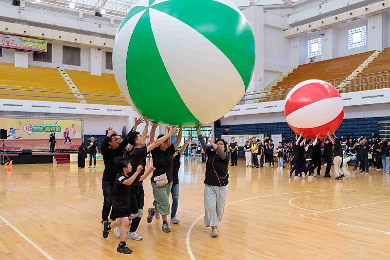嘉義縣114年度勞工趣味運動會，親子、勞工組團熱鬧競賽