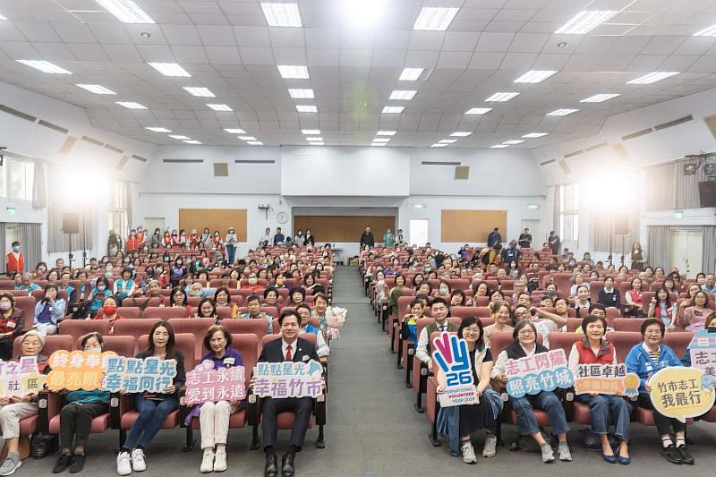 114年新竹市志願服務表揚暨社區據點成果展大合照。