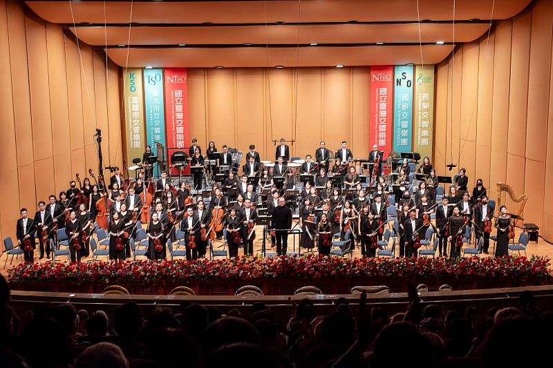 NTSO 80週年團慶音樂會《簡文彬與國臺交》簡文彬指揮臺灣5大職業交響樂團共演，象徵臺灣交響樂的世代傳承與互相扶持