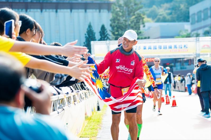 馬來西亞的生命鬥士曾志龍跑出近年來24小時最佳成績。