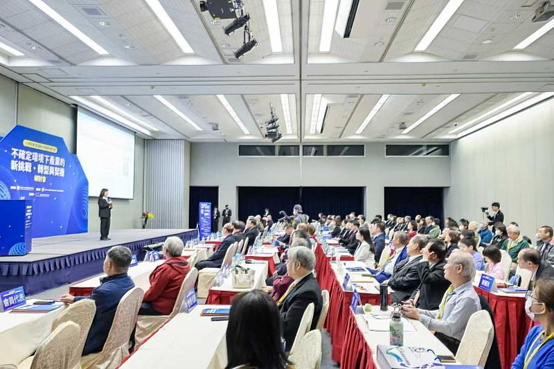 北威國際集團董事總經理劉憶如專題演講。