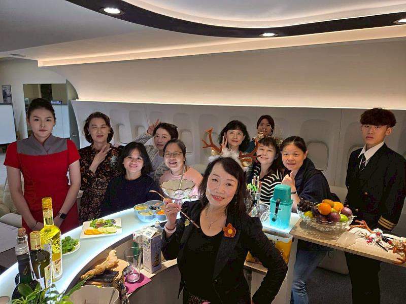 景文旅遊系翱翔新高度！「從美饌到駕駛艙」沉浸體驗 實踐跨域創新教育