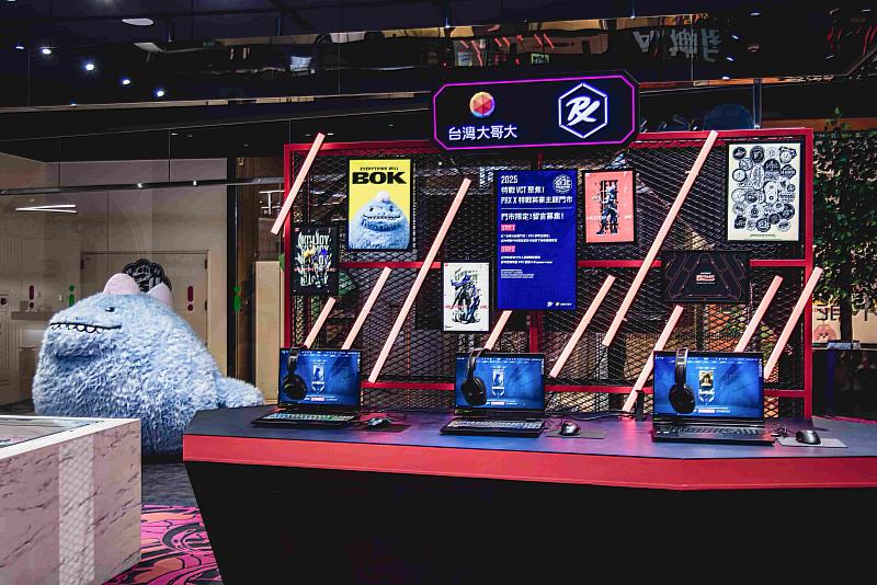 台灣大哥大攜手Riot Games，即日起至12月22日，將台北文創旗艦門市打造為《特戰英豪》VCT多倫多大師賽暨太平洋聯賽第二階段冠軍戰隊「Paper Rex」主題店。
