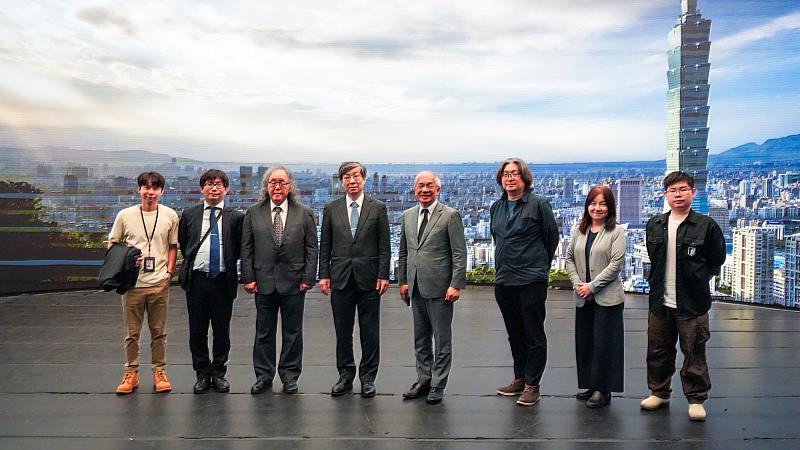 日本目白大學代表團參訪世新LVS智能攝製基地。（世新大學提供）