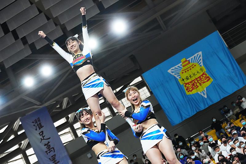 文化大學多項USR計畫獲教育部補助，涵蓋高齡、城鄉、文化與生態等議題；學生踴躍參與社團，為校園增添活力。