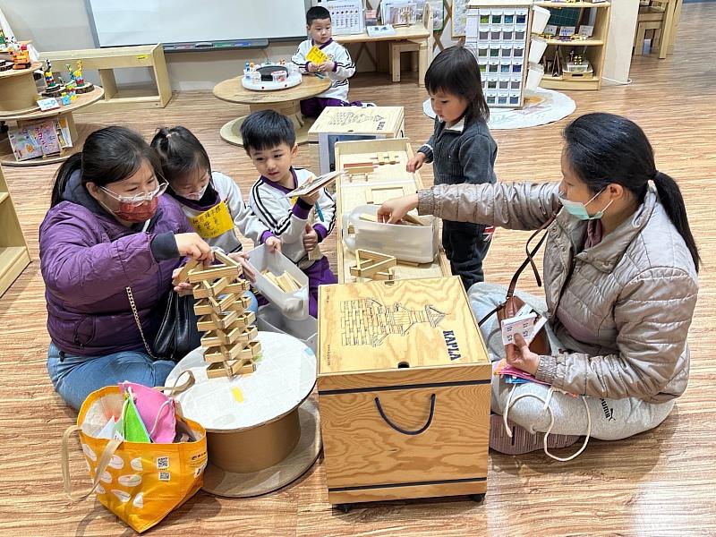 高峰活動-幼兒教家長怎麼搭積木