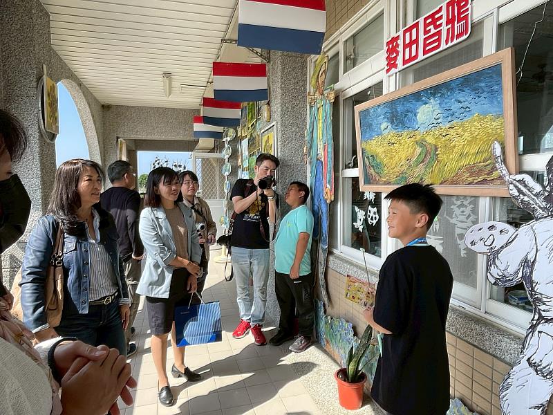 廣達「游於藝」校園巡迴展 嘉義縣12校同盟展聯合開幕