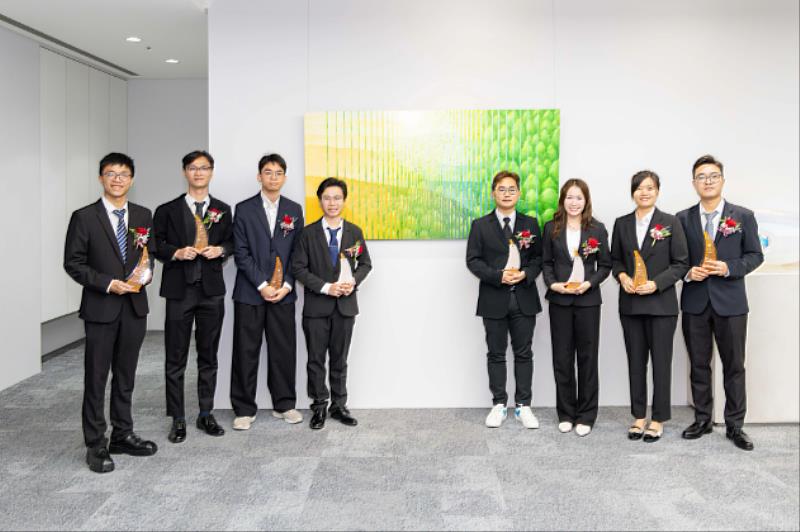 玉山應政府新南向政策推動及擴大與東協人才交流,設立「培育東協人才獎學金」,獲獎的東南亞學生們共同合影。