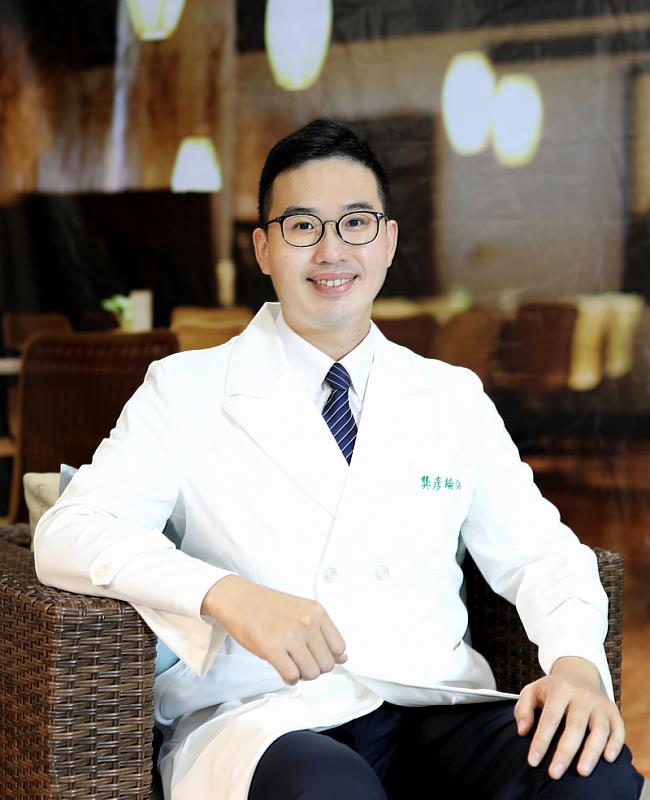 龔彥綸醫師分享肩背痠痛卡卡自救錦囊妙招－穴位按摩。