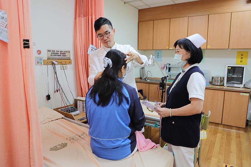 龔彥綸醫師強調，面對慢性痠痛，在尋求專業中醫師進行針傷科治療之外，更要審視飲食習慣，少吃生冷、寒涼食物。