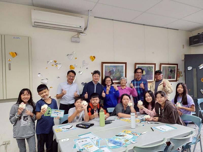 嘉縣牡蠣食魚教育 學童化身小小蚵學家