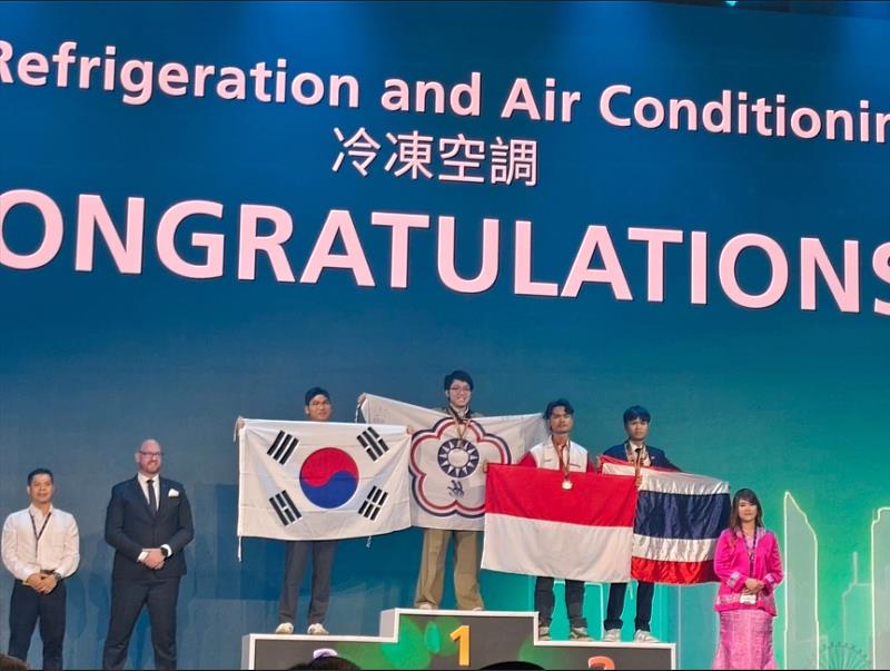 冷凍空調系學生陳建凱獲金牌獎。