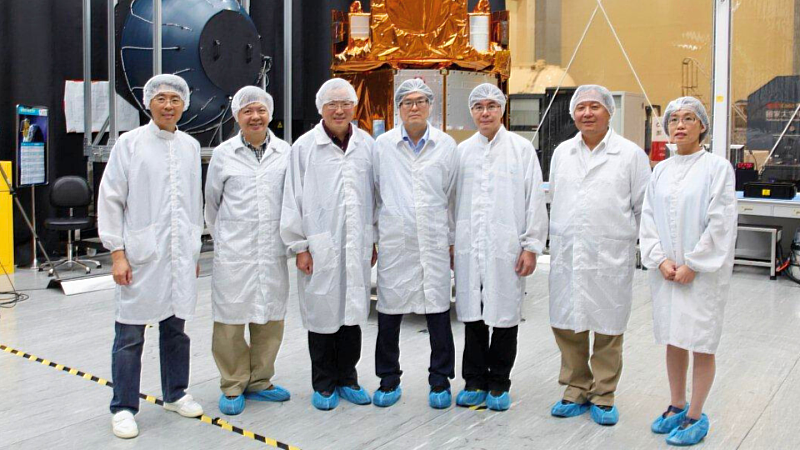 Prof. Peter T. Y. Shih (third from left) visiting the satellite integration and testing facility. (Photo credit: Peter T. Y. Shih)