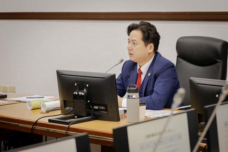 代理市長感謝各里長及志工共同維護環境整潔。