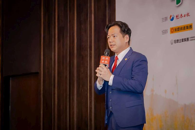 邱臣遠代理市長致詞。