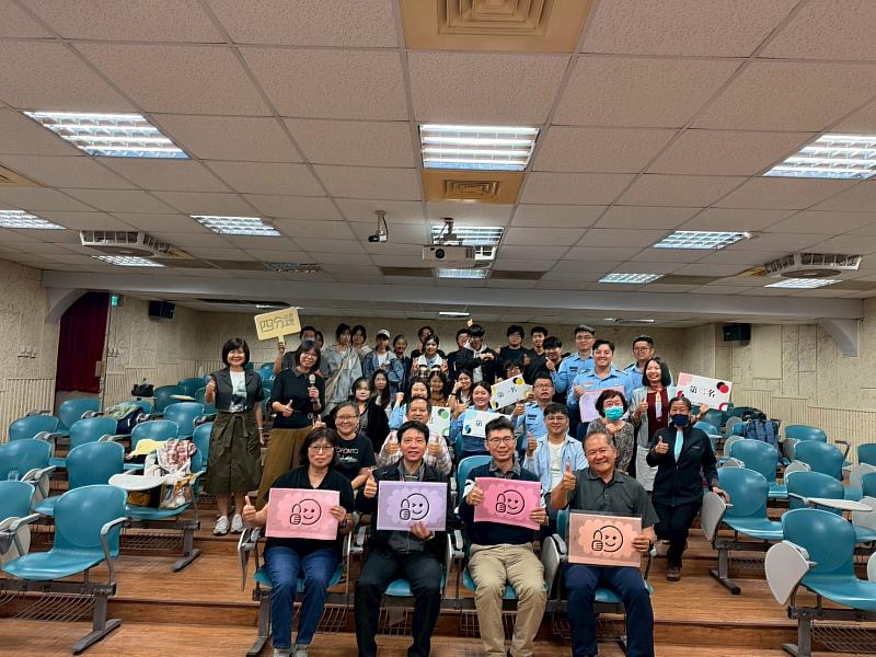 通識中心辦理短講決賽，全體合影。