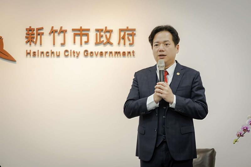 邱臣遠代理市長致詞。