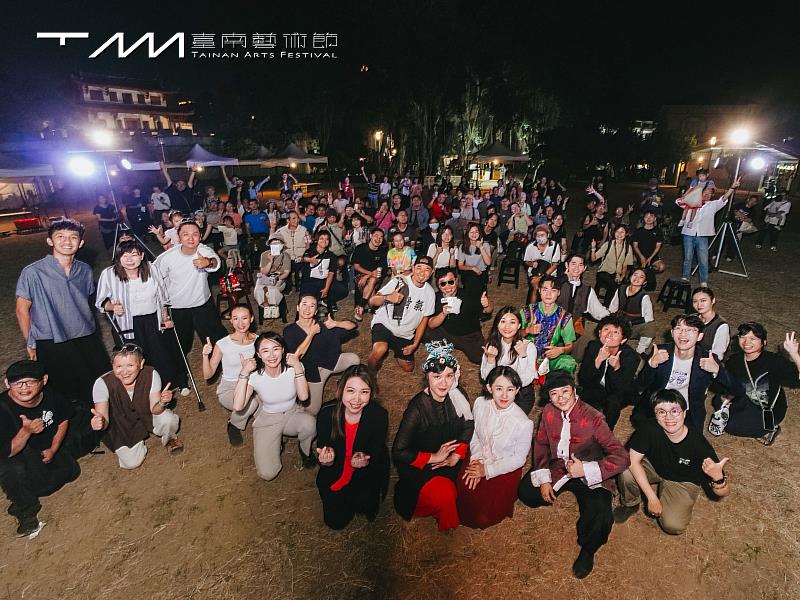 2025臺南藝術節全新節目「藝文一條通」，串聯南美館、孔廟、吳園公會堂等臺南代表景點，以快閃與行動藝術點亮城市街角。