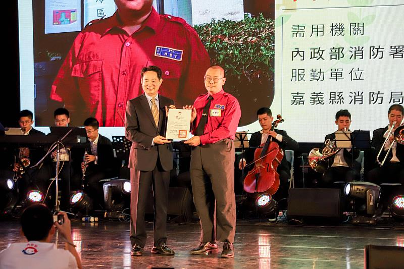 內政部表揚績優替代役 嘉義縣民政處與3名役男獲獎