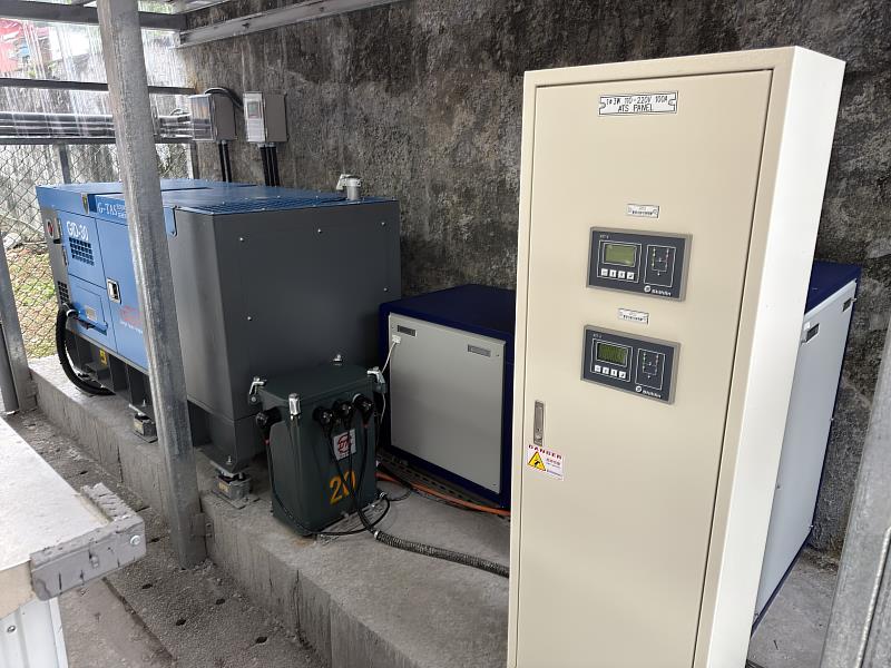 南澳國小防災型微電網以遠傳自主研發的微電網管理系統為基礎,可維持72小時不間斷供電,確保照明、通風、醫療等基本電力需求。