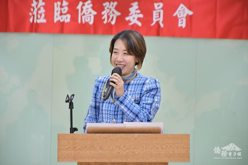 僑務委員會副委員長李姸慧致詞。